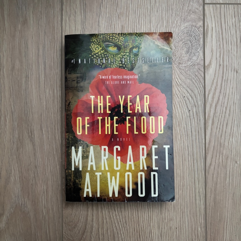 Book The Year of the Flood by Margaret Atwood Paperback fiction